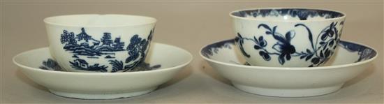 Four Worcester underglaze blue teabowls and saucers, late 18th century, largest saucer 13cm